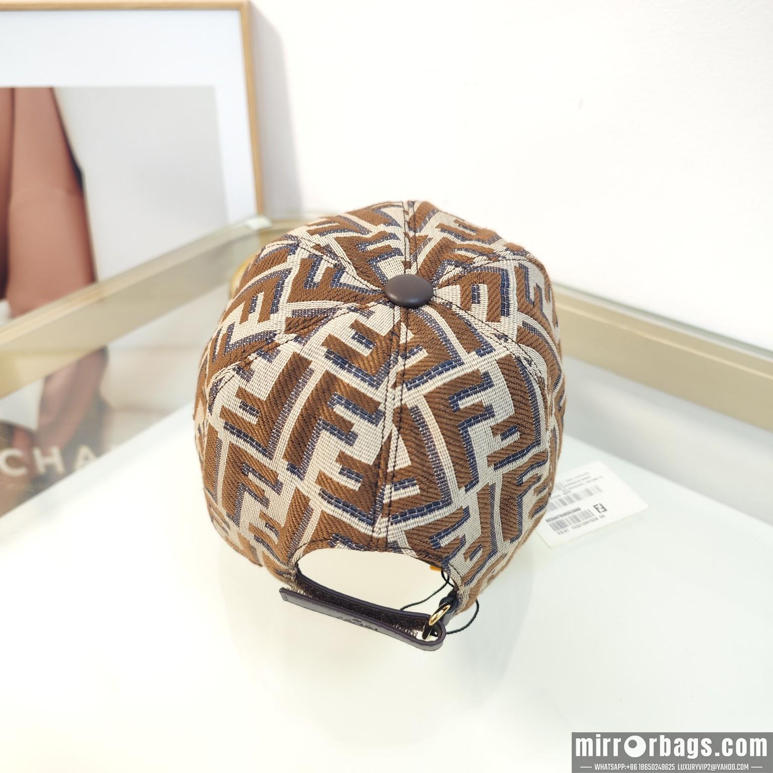 Fendi Hat dx90