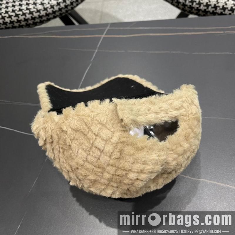LV Hat 102801