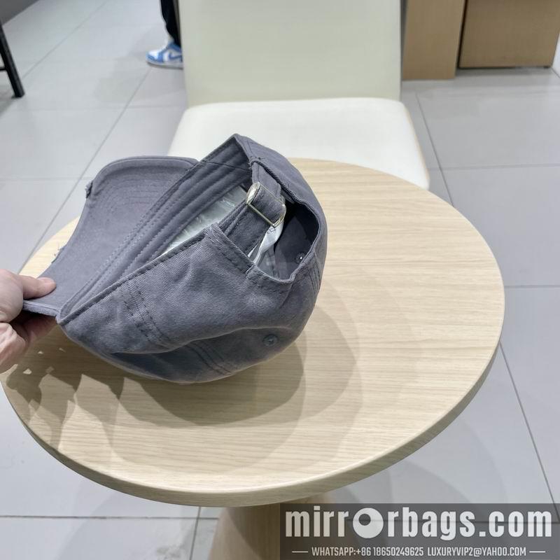 LV Hat 041405