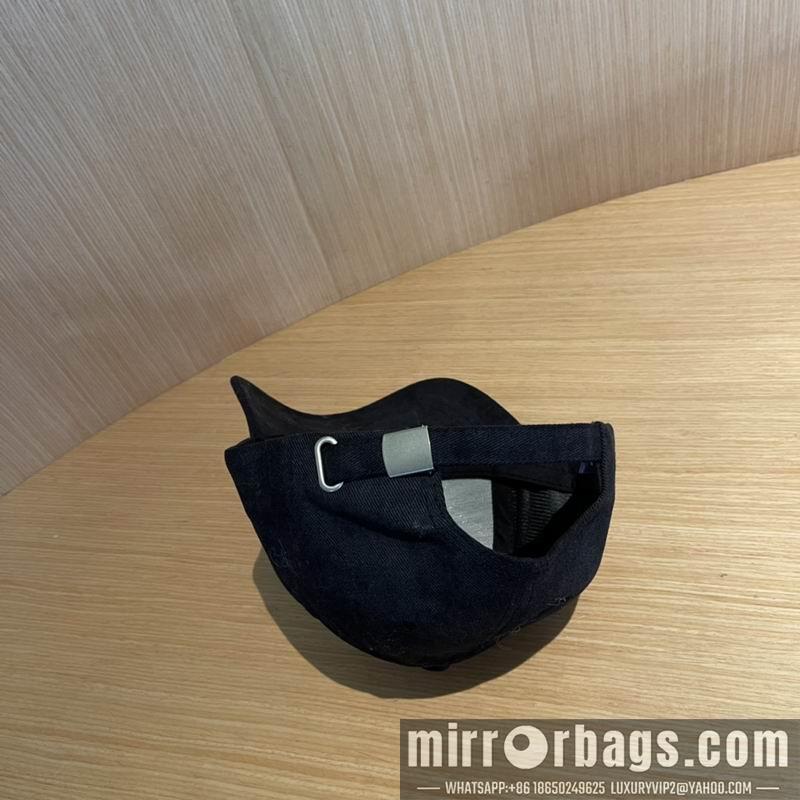 LV Hat 121405