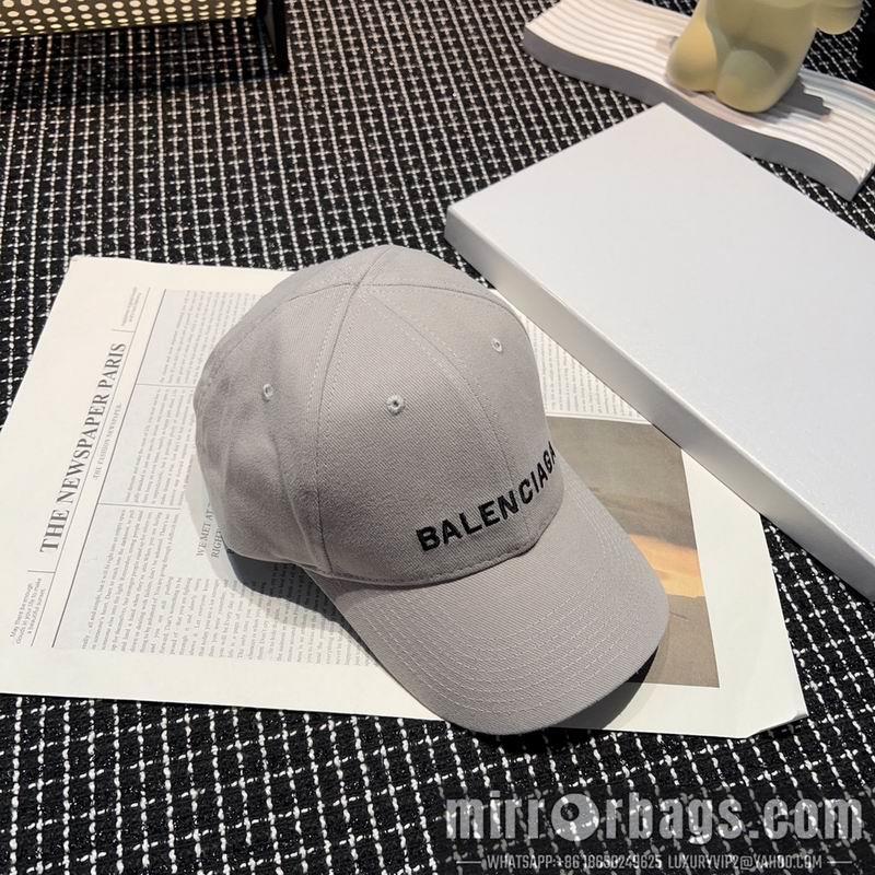 Balenciaga Hat dx11