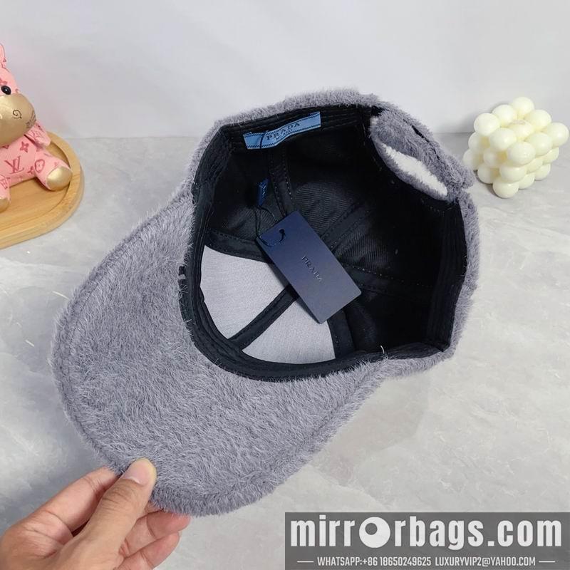 Prada Hat dx38