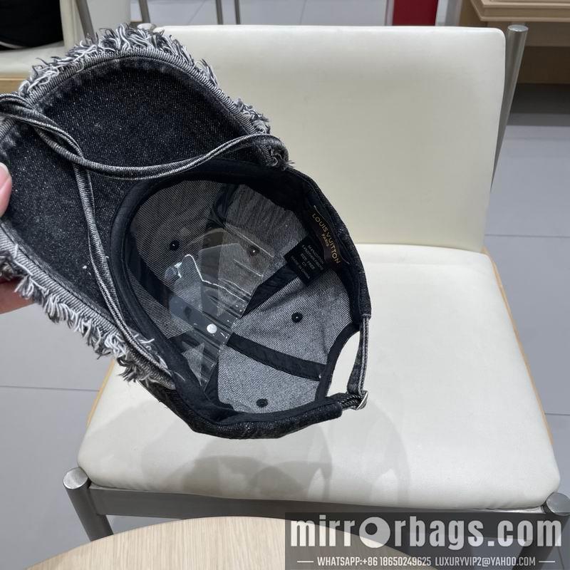 LV Hat 030703