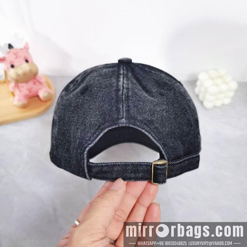 Celine Hat dx17