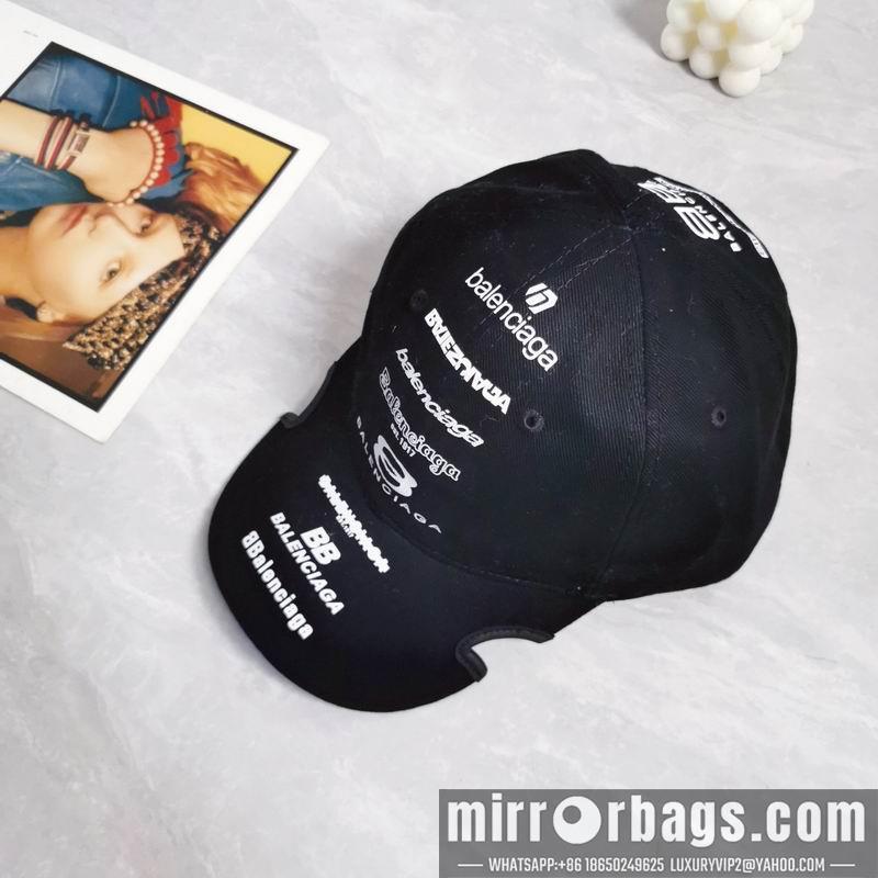 Balenciaga Hat dx39