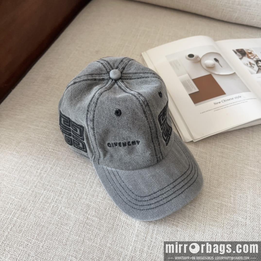 Givenchy Hat dx07