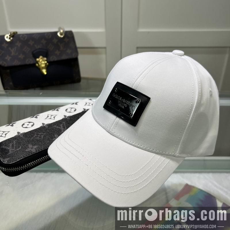DG Hat dx01
