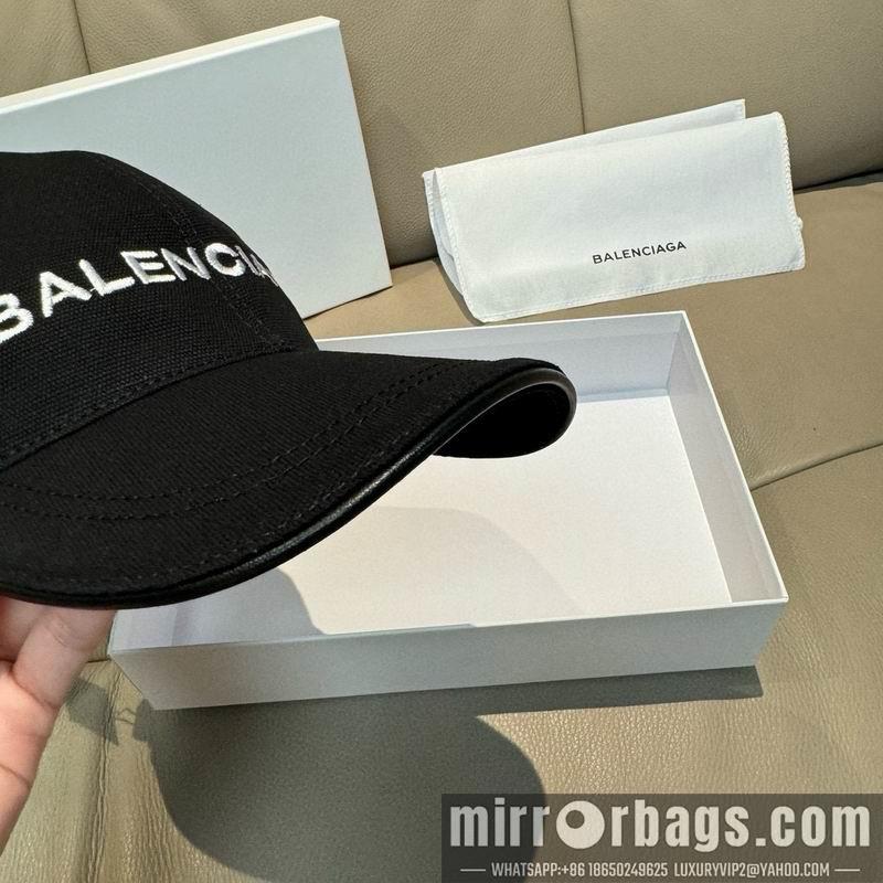 Balenciaga Hat dx79