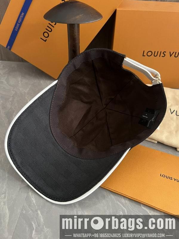LV Hat dx04