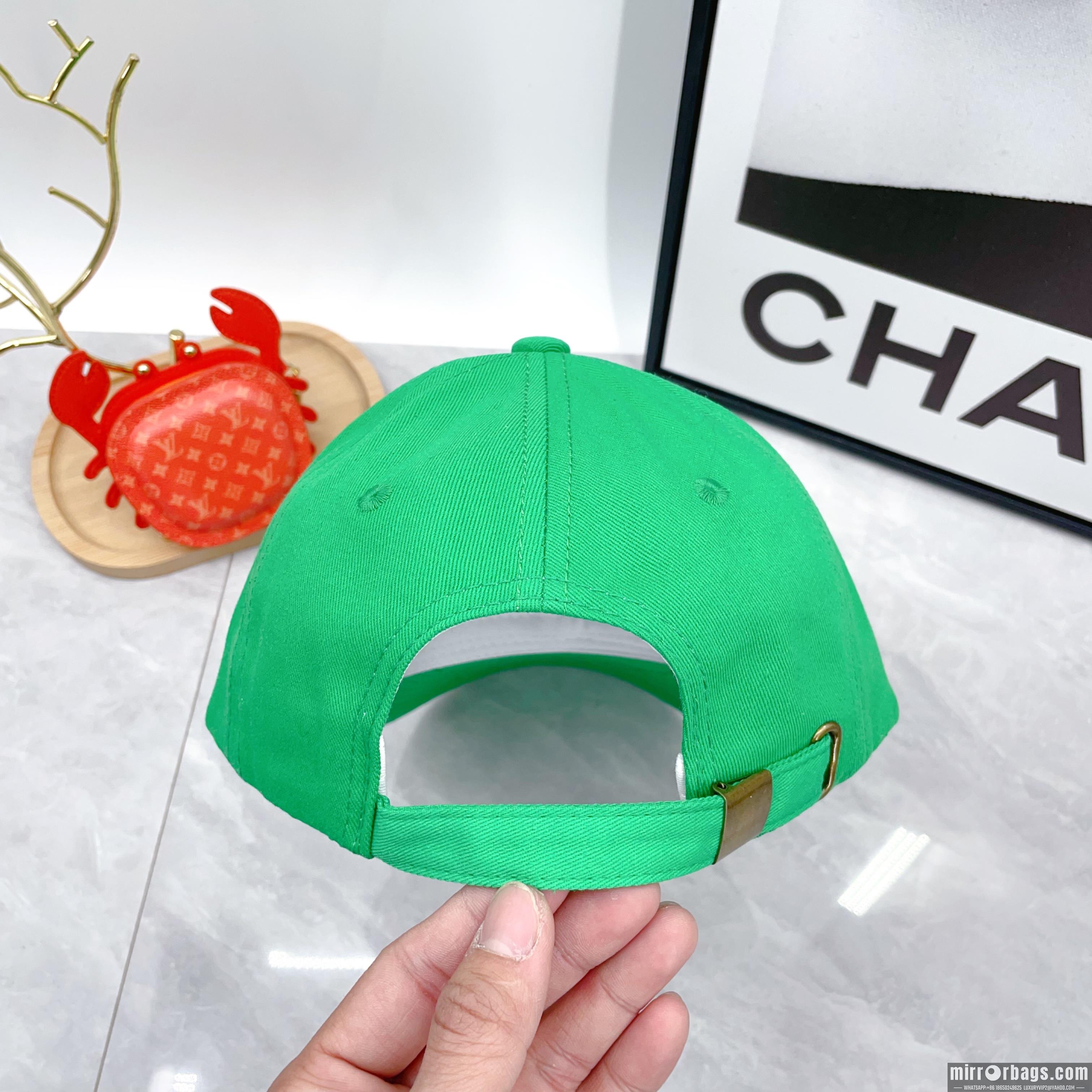 LV Hat dx04