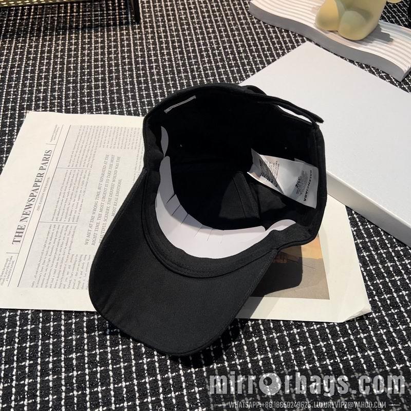 Balenciaga Hat dx12