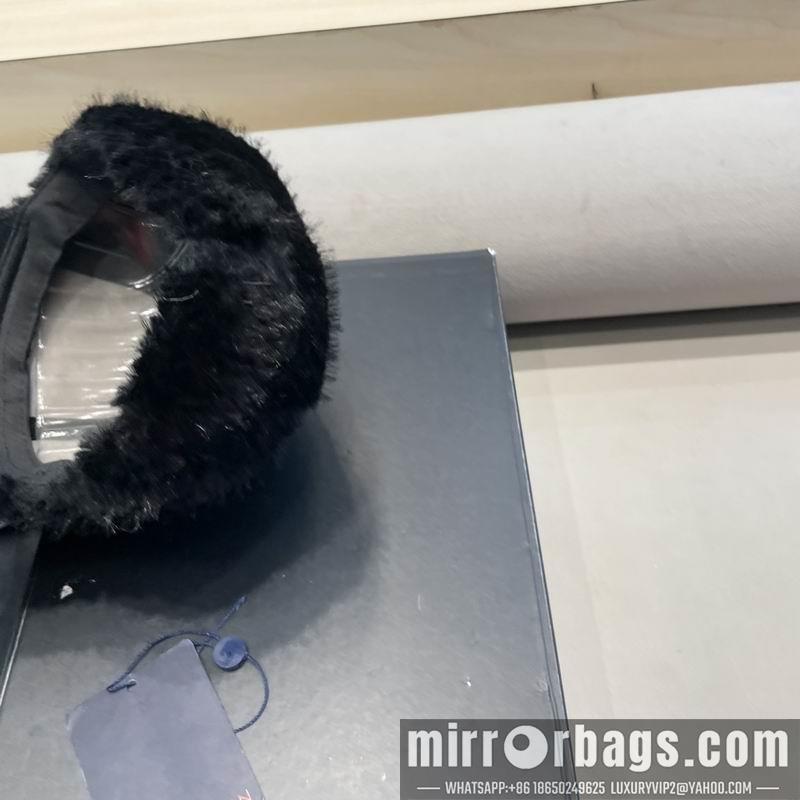 LV Hat 010402