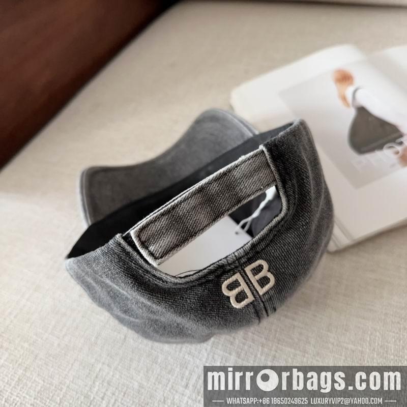 Balenciaga Hat dx39