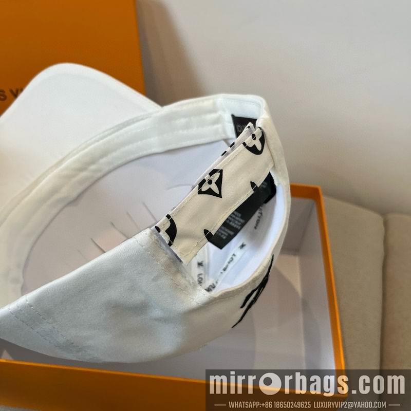 LV Hat dx38