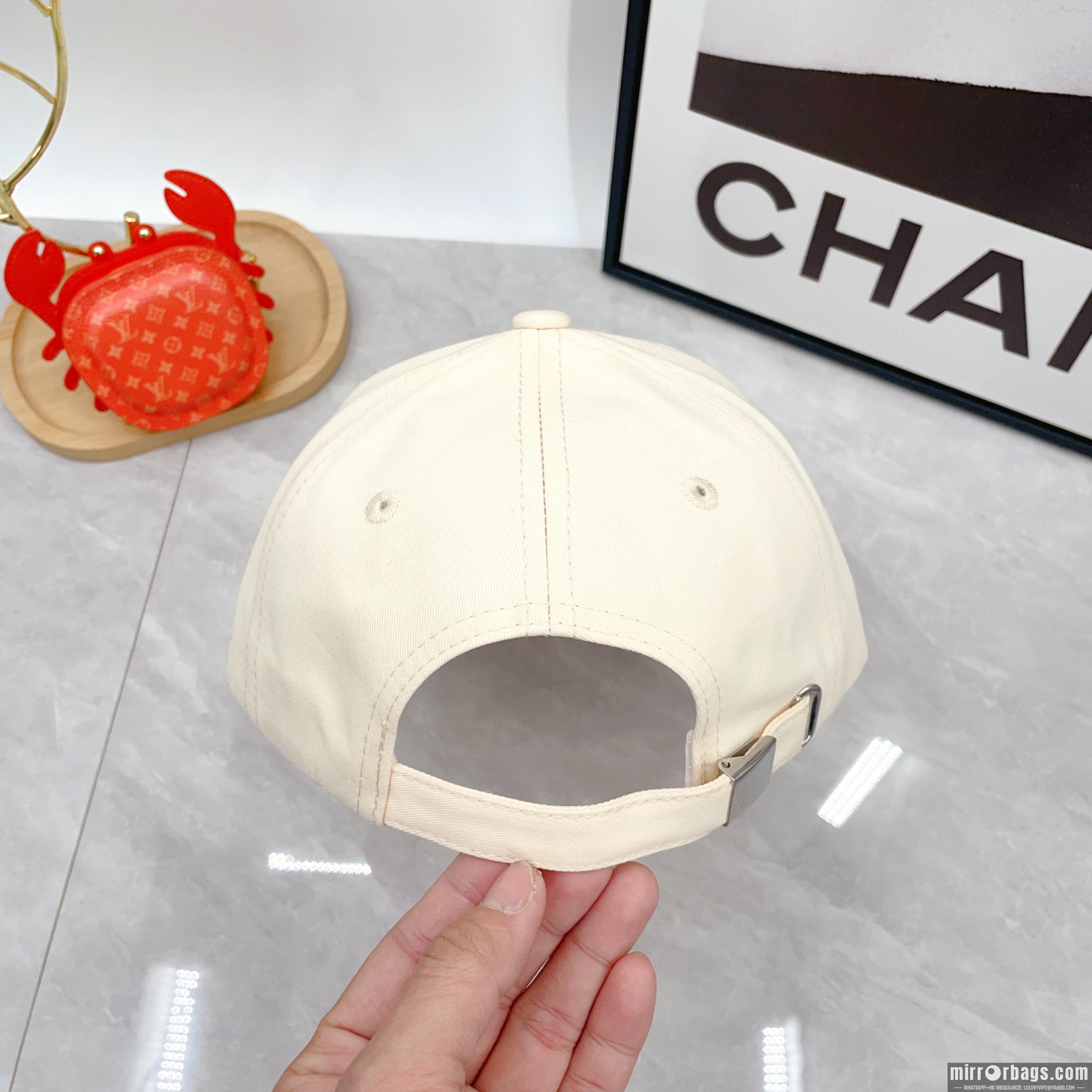 LV Hat dx04