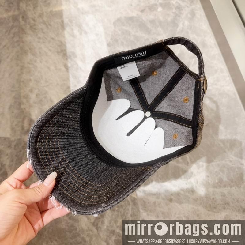 Miumiu Hat 090602