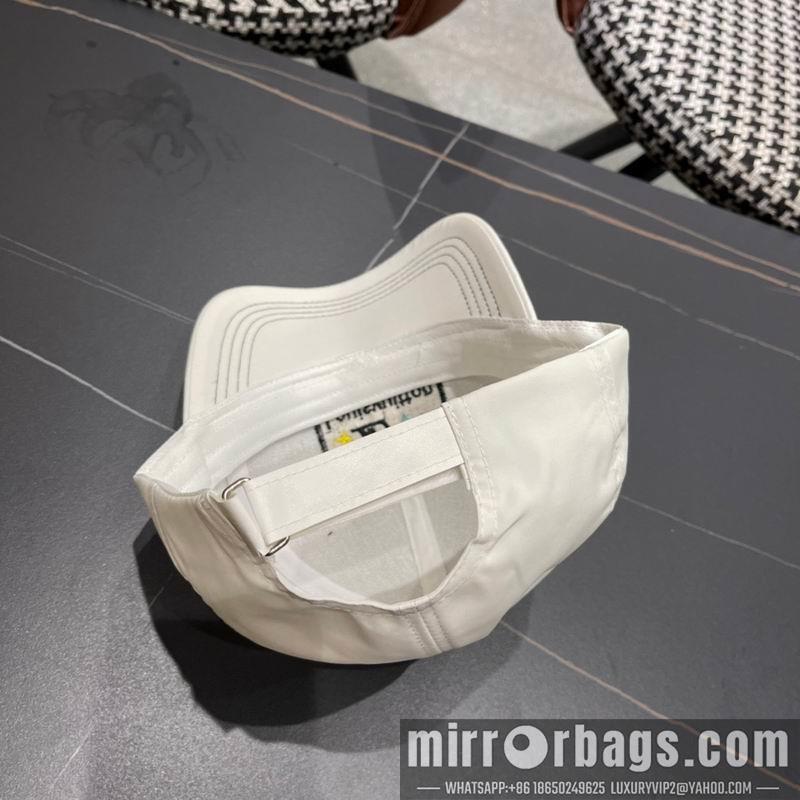 LV Hat 083001