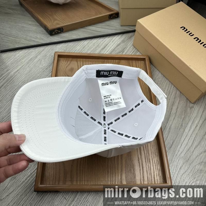 Miumiu Hat dx60