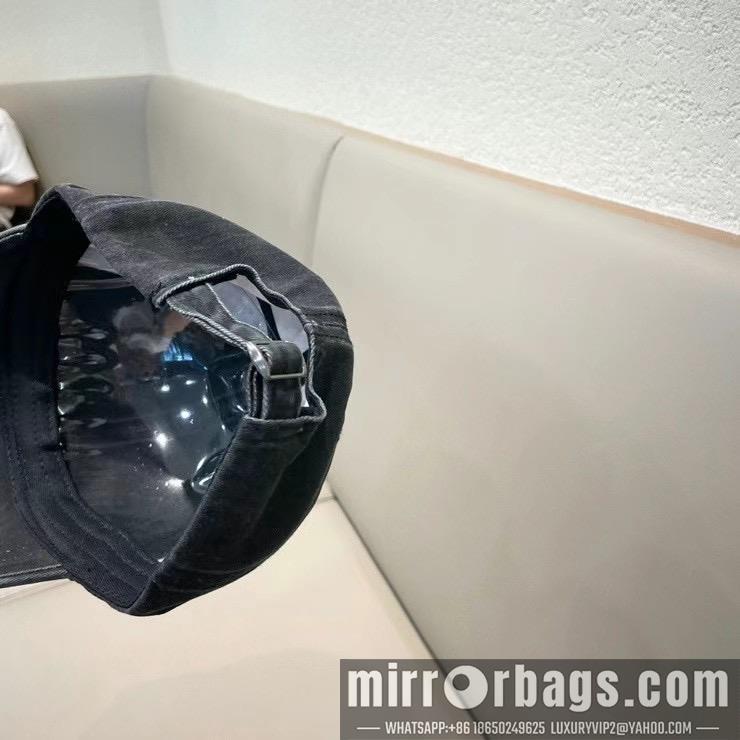 Balenciaga Hat 032002