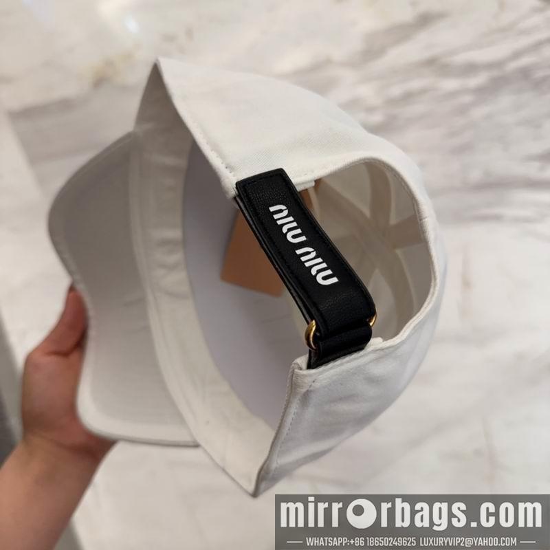 Miumiu Hat dx35