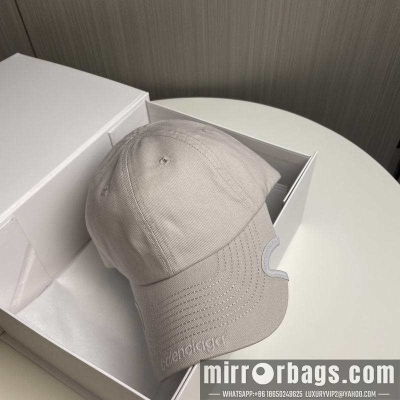 Balenciaga Hat dx95