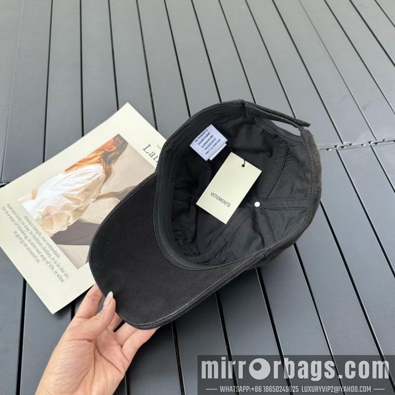 Vetements Hat 041838