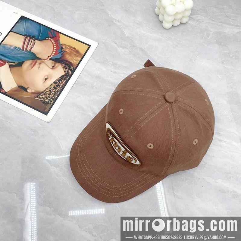 Emis Hat dx04