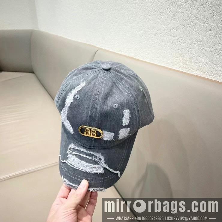 Balenciaga Hat 032002