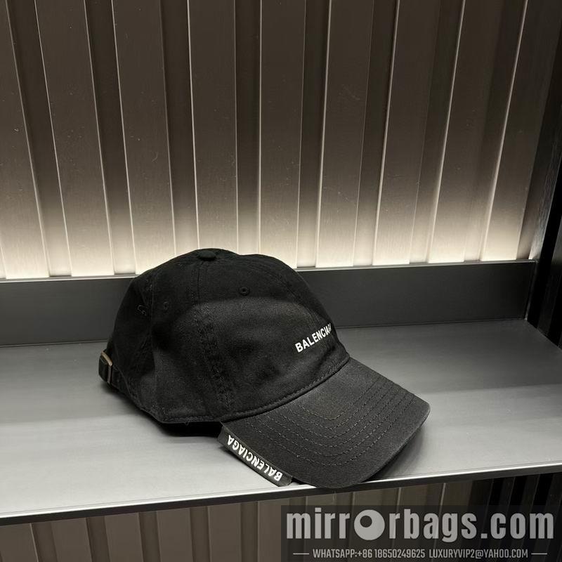 Balenciaga Hat dx40