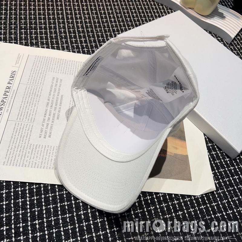 Balenciaga Hat dx25