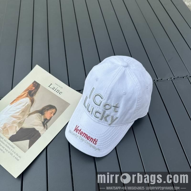Vetements Hat 041838