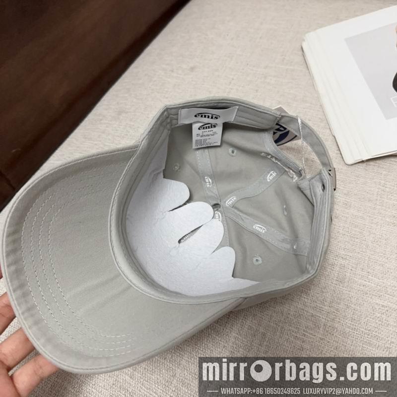 Emis Hat dx05