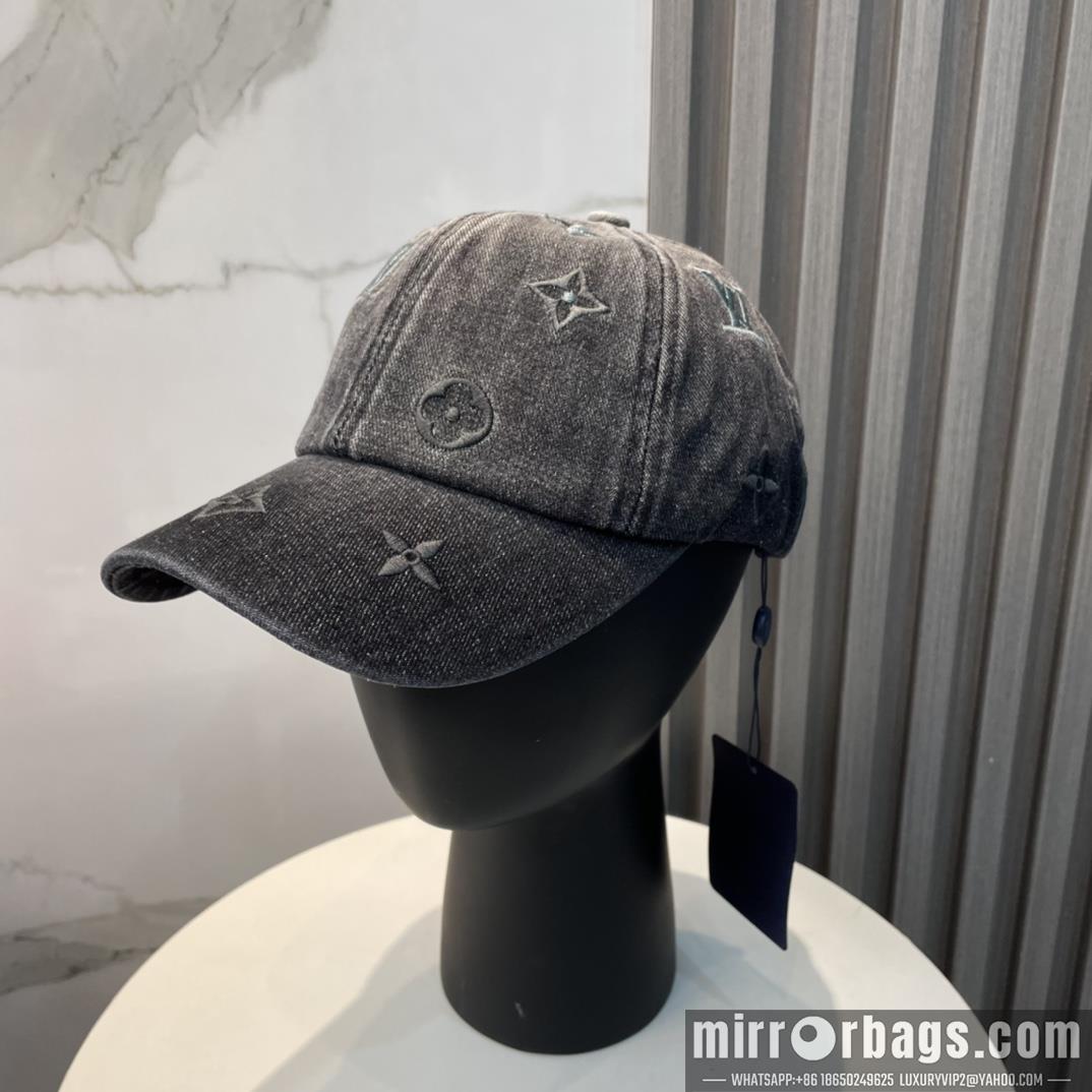 LV Hat dx122