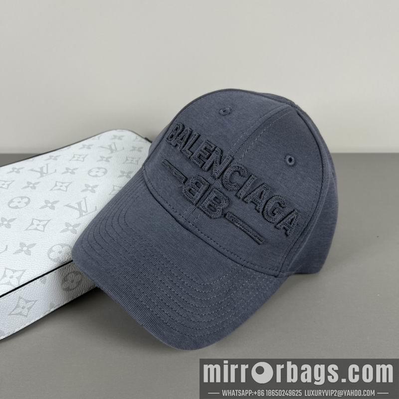 Balenciaga Hat dx09