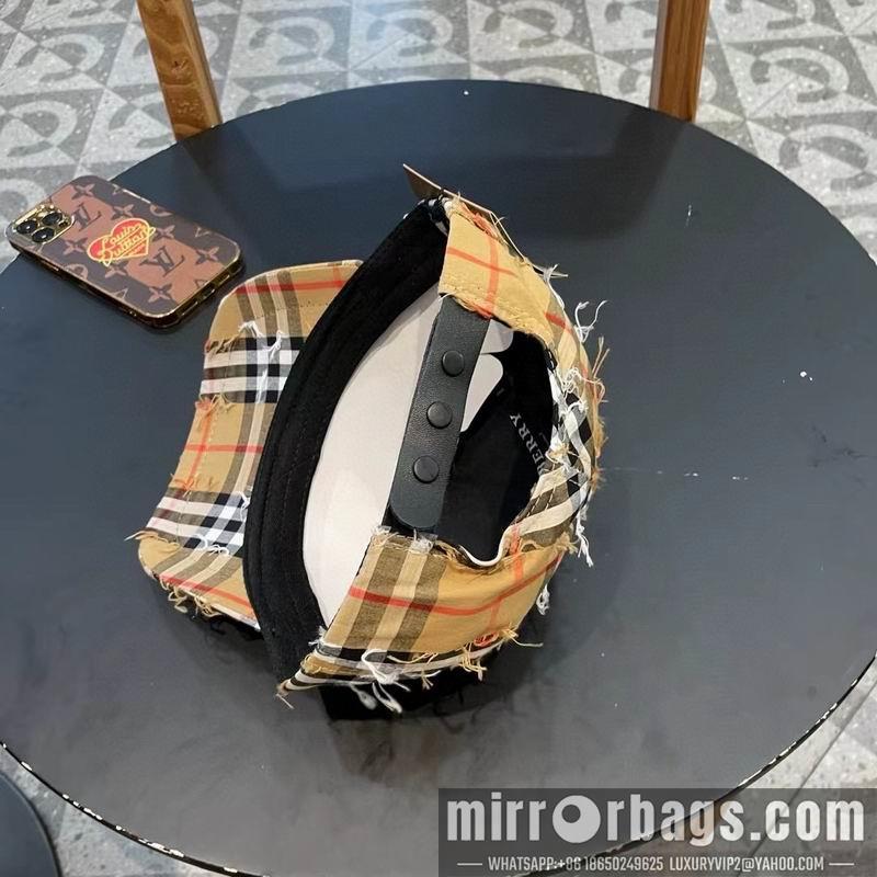 Burberry Hat 030717