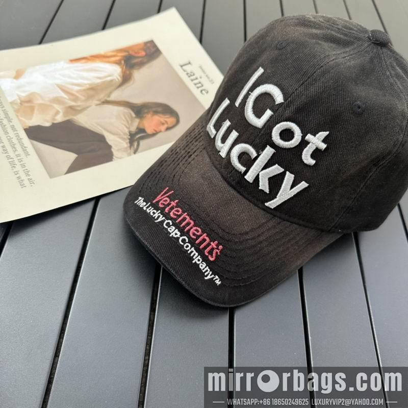 Vetements Hat 041838
