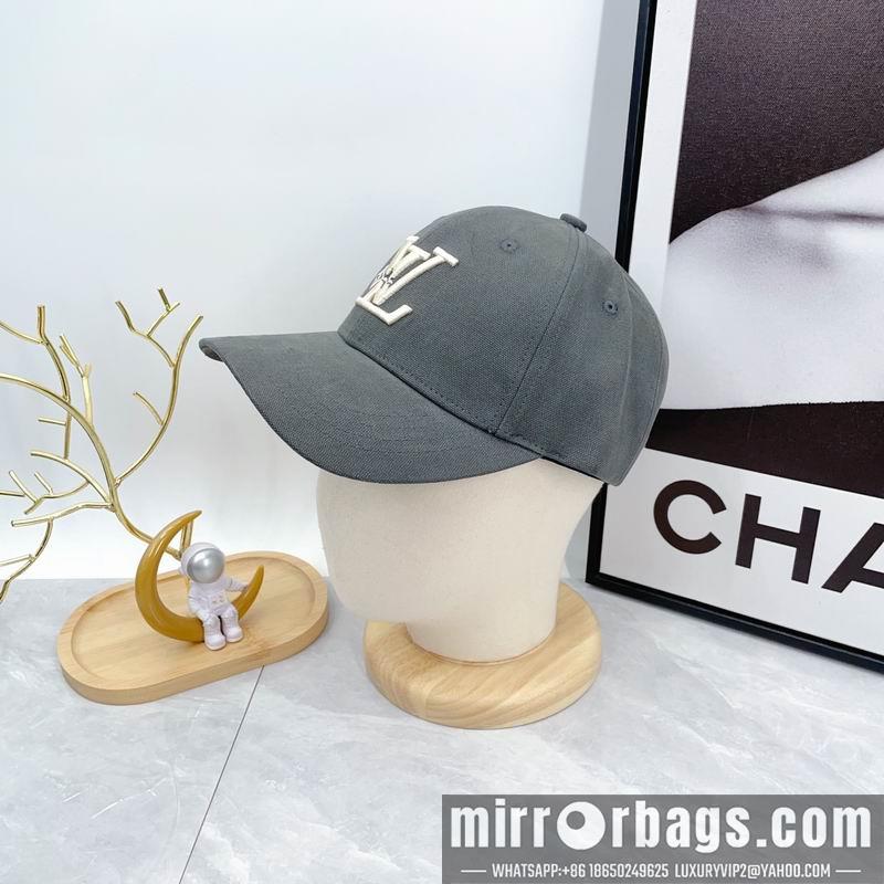 LV Hat dx71