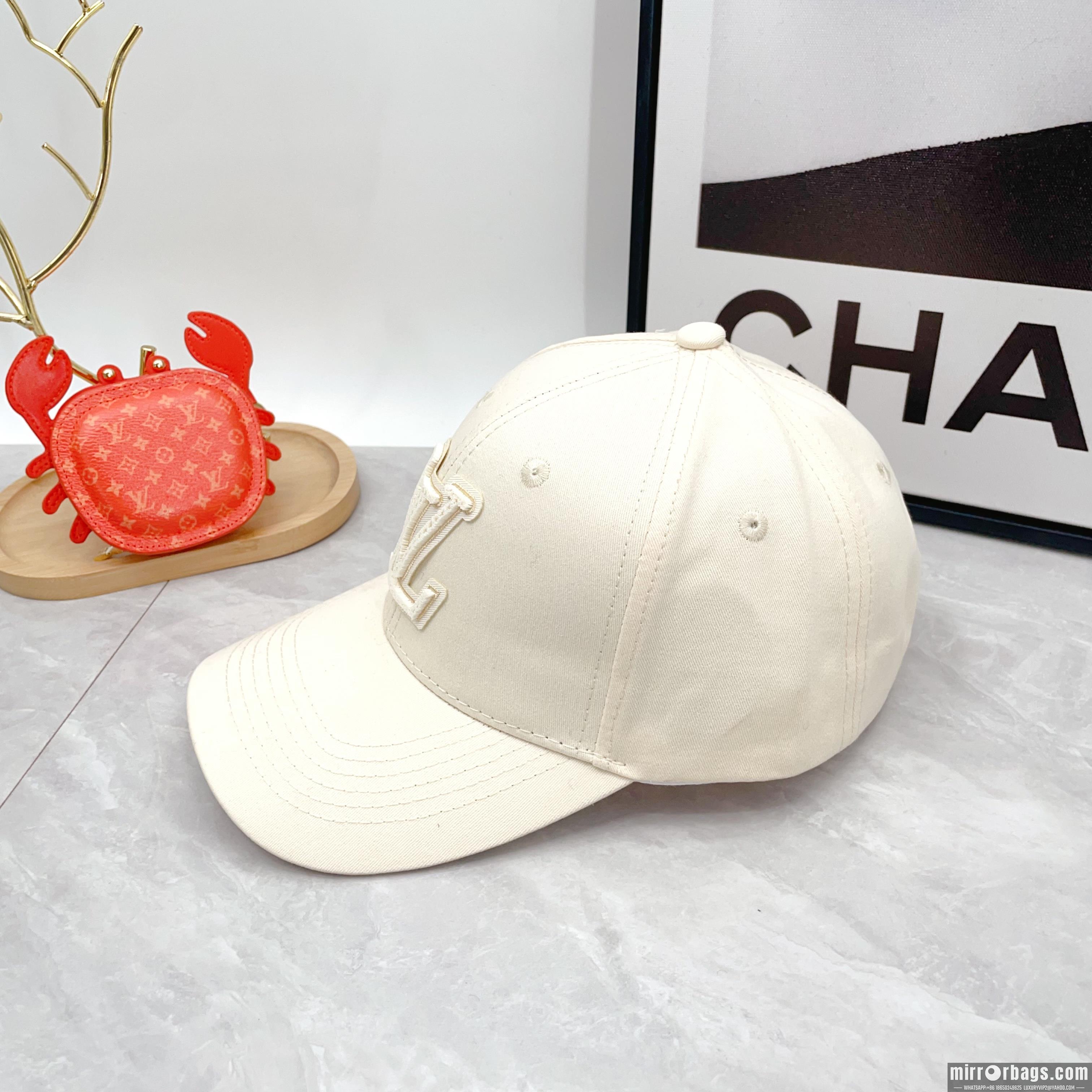 LV Hat dx04