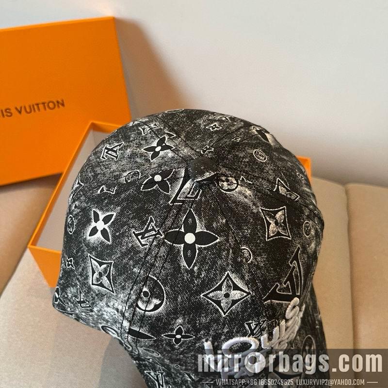LV Hat dx35