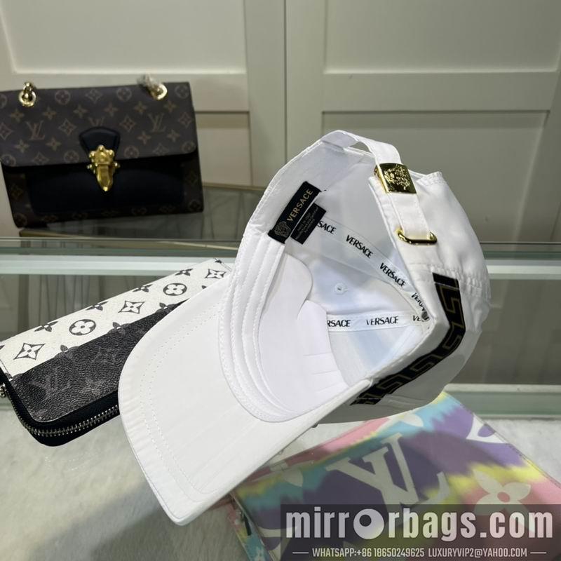 Versace Hat dx07