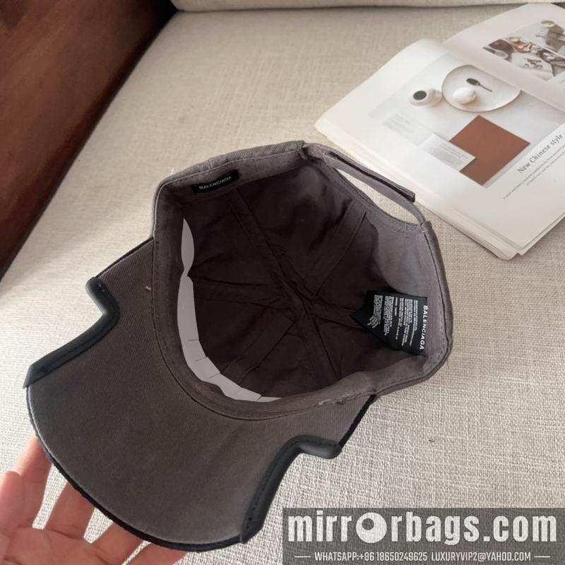 Balenciaga Hat dx21