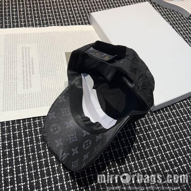 LV Hat 042603