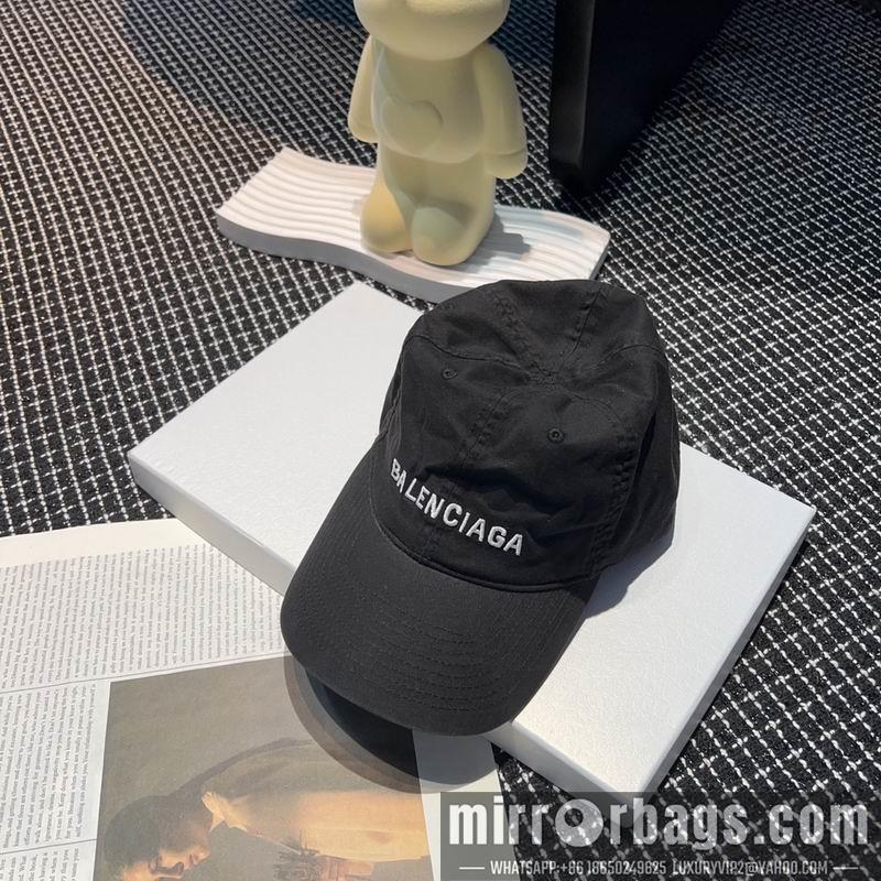 Balenciaga Hat dx24