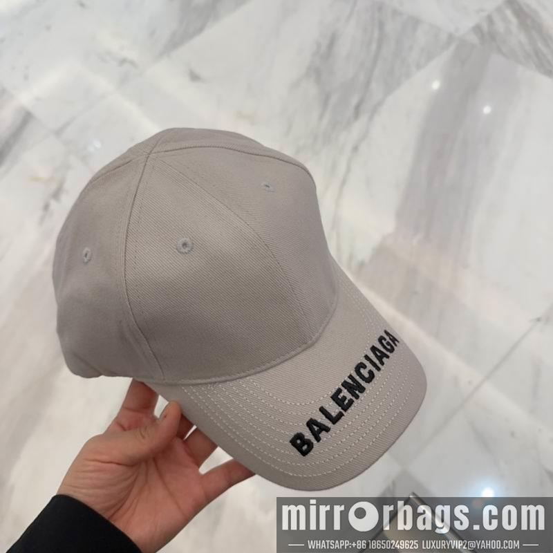 Balenciaga Hat dx75