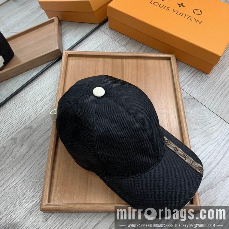 LV Hat dx150
