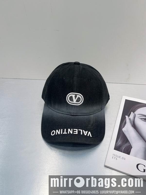 Valentino Hat dx01