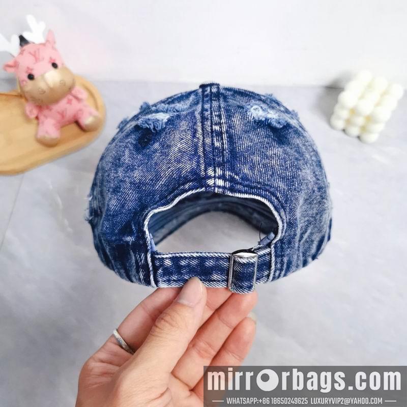 Balenciaga Hat dx30