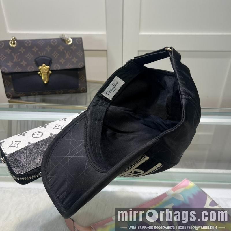 Dior Hat dx60