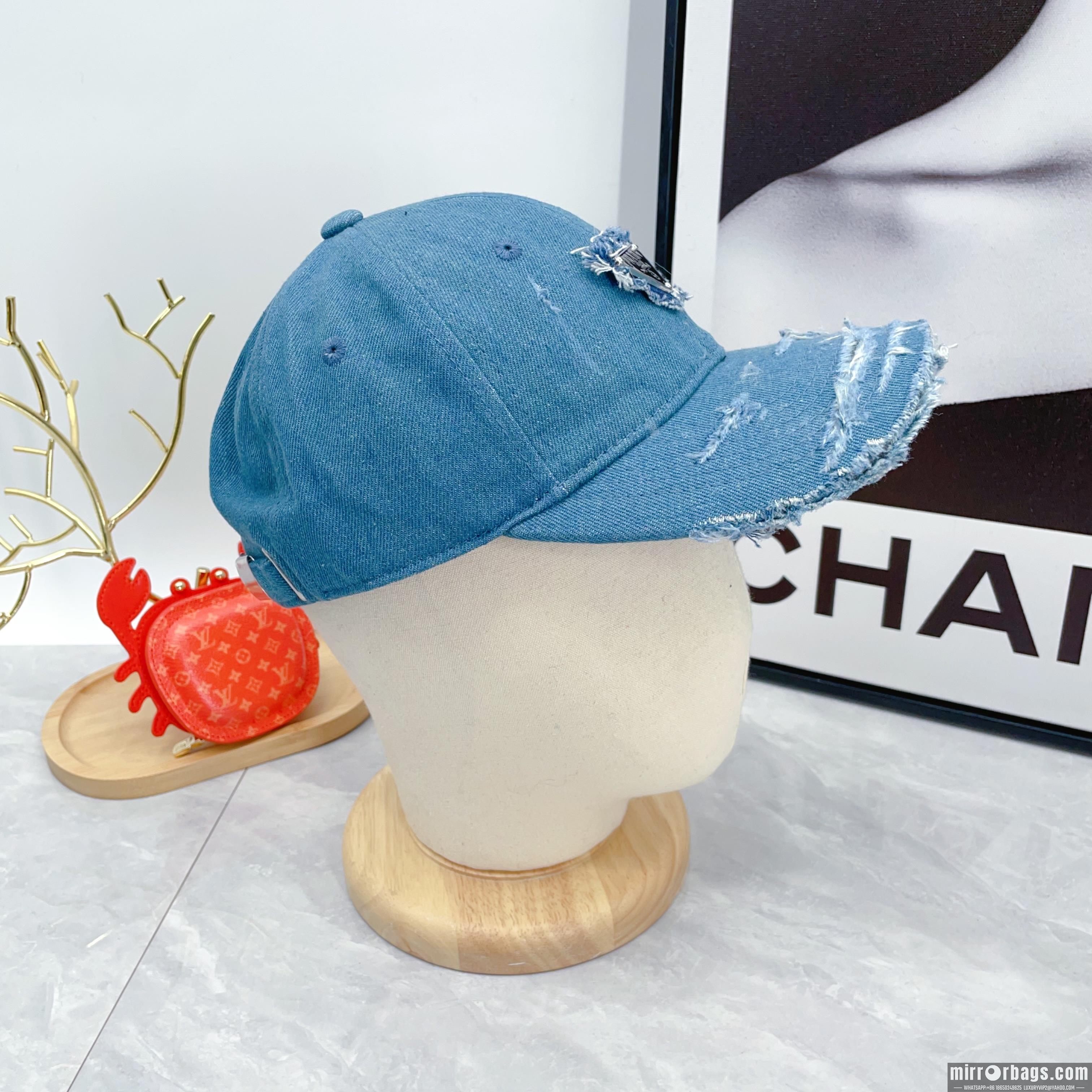 Prada Hat dx01