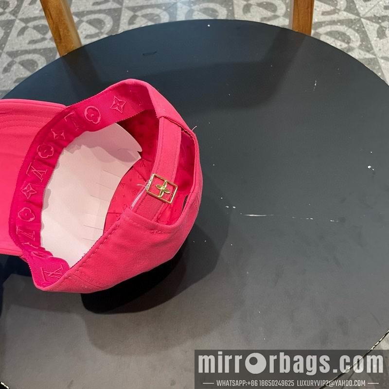 LV Hat 072303